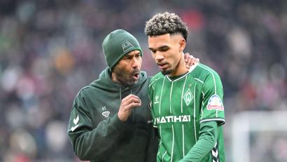 Bild: Carmen Jaspersen/dpa
Der neue Werder-Trainer Daniel Thioune und sein Stürmer Justin Njinmah.