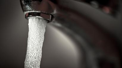 Bild: Felix Kästle/dpa
Im Landkreis Würzburg wurden E.Coli-Bakterien im Leitungswasser festgestellt. (Symbolbild)