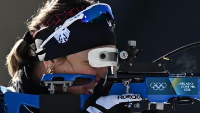 Bild: Hendrik Schmidt/dpa
Franziska Preuß am Schießstand.