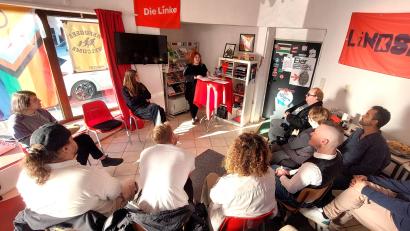 Bild: Kunz
Beim Neujahrsempfang der Linken spricht Bundestagsabgeordnete Sarah Vollath.