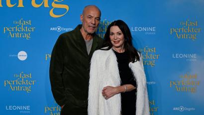 Bild: Sven Hoppe/dpa
Iris Berben (r) und Heiner Lauterbach spielen zum ersten Mal ein Liebespaar. (Archivbild)