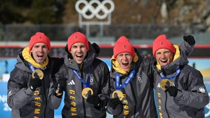Bild: Hendrik Schmidt/dpa
Das Quartett erhält zwölf Jahre später Gold.
