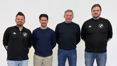 Bild: Redaktion
Klaus Schinner (Zweiter von rechts) wird im Sommer wieder Trainer des SVSW Kemnath.