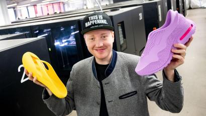 Bild: Daniel Bockwoldt/dpa
Cornelius Schmitt, CEO des Schuhherstellers Zellerfeld, liebt Sneaker.