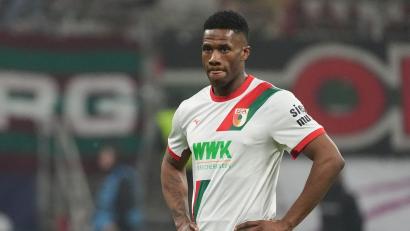 Bild: Christian Charisius/dpa
Samuel Essende verlässt den FC Augsburg. (Archivbild)