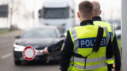 Bild: Marijan Murat/dpa
Auch an der Grenze zu Frankreich gibt es stationäre Kontrollen der Bundespolizei. (Symbolbild)