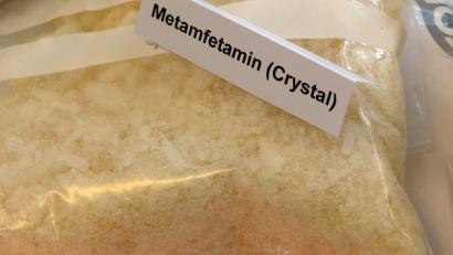 Symbolbild: Matthias Hiekel
Ermittler der Kriminalpolizeiinspektion Amberg stellten bei Wohnungsdurchsuchungen Methamphetamin, auch als Crystal bekannt, sicher.