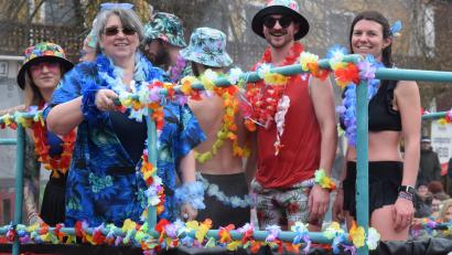 Bild: bö
Und nach dem Dietldorfer Narrenzug von der Badewanne aus ab in den Süden.