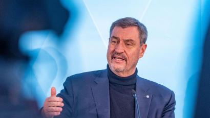 Bild: Armin Weigel/dpa
CSU-Chef Markus Söder kritisiert die Beschäftigungspraxis innerhalb der AfD. (Archivbild)