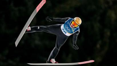 Bild: Matthias Schrader/AP/dpa
Vinzenz Geiger und die deutschen Kombinierer haben wenig Chancen auf Medaillen.
