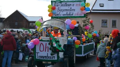 Bild: jr
Der Christbaum muss weg, hieß es in Mitterteich.