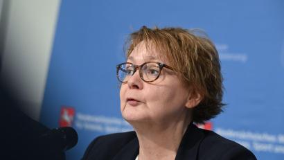 Bild: Julian Stratenschulte/dpa
Niedersachsens Innenministerin Daniela Behrens sagt, die neue Einstufung ordne die AfD Niedersachsen dem rechtsextremistischen Spektrum zu.