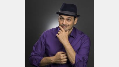 Bild: Julian Pawlowski/exb
Kaya Yanar ist "Lost" in seinem aktuellen Programm. Ein Gastspiel gibt er auch in Regensburg.