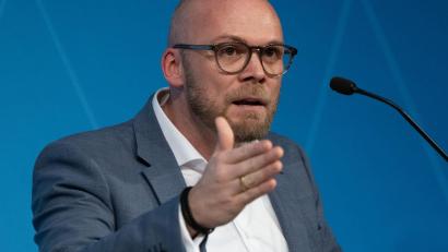 Bild: Sven Hoppe/dpa
Ein Social-Media-Verbot für Bürger unter 16 Jahren? Bayerns Digitalminister Fabian Mehring (Freie Wähler) spricht sich dagegen aus. (Archivbild)