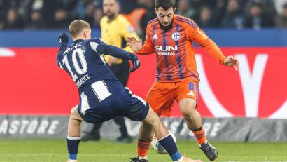 Bild: Andreas Gora/dpa
Die Zeit von Amin Younes (r) bei Schalke ist vorbei. (Archivbild)