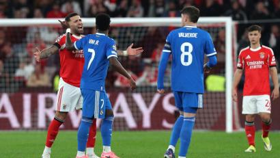 Bild: Pedro Rocha/AP/dpa
Zwischen Vinicius Junior (7) und Benfica-Spielern kam es zu verbalen Auseinandersetzungen.