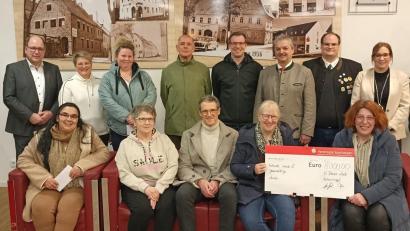 Bild: Sparkasse
Bei einer feierlichen Spendenübergabe wurden 8000 Euro an Vereine und Organisationen in Vohenstrauß überreicht.