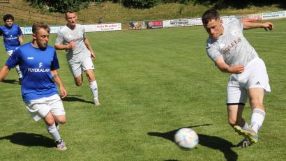 Archivbild: Konrad Rosner
Die SG Bärnau (weiße Trikots) wird auch weiterhin hinein nach Oberfranken spielen.