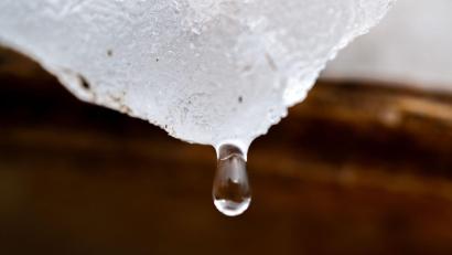 Symbolbild: Pia Bayer/dpa
Der Winter gibt in Bayern noch nicht auf.