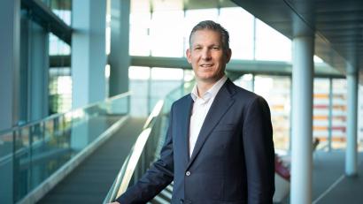 Bild: Gaetan Bally/KEYSTONE/dpa
Nestlé-Chef Philipp Navratil baut den Konzern um. (Archivbild)