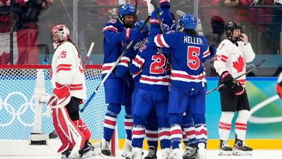 Bild: Hassan Ammar/AP/dpa
Das US-Team darf jubeln.