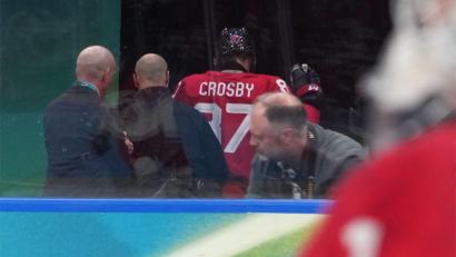 Bild: Carolyn Kaster/AP/dpa
Kanadas Kapitän Sidney Crosby ging vorzeitig verletzt in die Kabine.