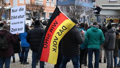 Bild: Felix Kästle/dpa
Viele in Ostdeutschland sind nicht zufrieden mit dem Funktionieren der Demokratie. (Archivbild)