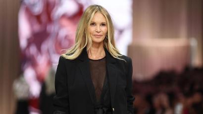 Bild: Daniel Pockett/AAP/dpa
Elle Macpherson reagiert selbstbewusst auf Kritik im Netz. (Archivbild)