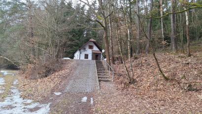 Bild: bl
Potenzial bietet die idyllisch gelegene Skihütte. Sie kann auch ohne Schnee auskommen.