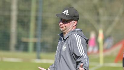 Archivbild: Hubert Ziegler
Dominik Dontschenko bleibt auch in der kommenden Saison Trainer des FC Freihung.