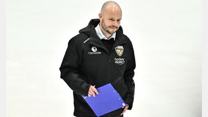 Bild: Hubert Ziegler
Christoph Spanger, der Sportliche Leiter des ERSC Amberg, hat nach den Klassenerhalt in der Eishockey-Bayernliga wieder gut lachen.