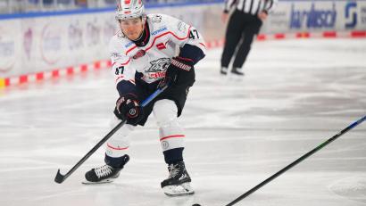 Bild: Robert Michael/dpa
Owen Headrick bleibt ein Ice Tiger. (Archivbild)