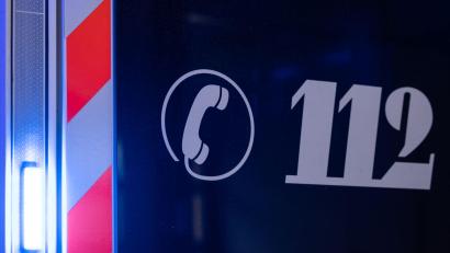 Bild: Hannes P Albert/dpa
Die beiden schwer verletzten Fahrerinnen wurden in Krankenhäuser gebracht. (Symbolbild)