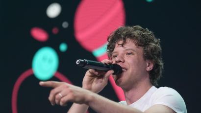 Bild: Marcus Brandt/dpa
Der Deutsche Musikautor*innenpreis geht an Zartmann und seine Co-Autoren. (Archivbild)