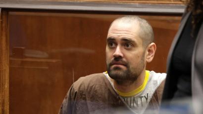 Bild: Chris Torres/Pool EPA/AP/dpa
Nick Reiner bei seiner Anklageverlesung: Er plädierte auf „nicht schuldig“.