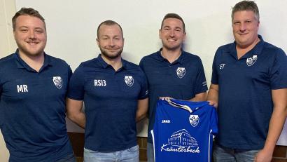 Archivbild: sbö
Sebastian Ring(Zweiter von links) bleibt zusammen mit Bernd Zimmermann (Dritter von links) Spielertrainer beim SV Diendorf.