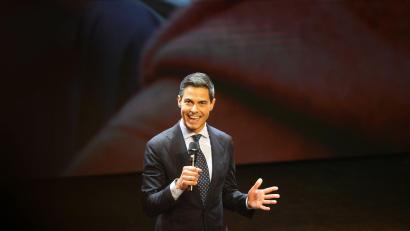 Bild: Peter Dejong/AP/dpa
Rob Jetten ist mit 38 Jahren der jüngste Regierungschef in Geschichte des Landes.