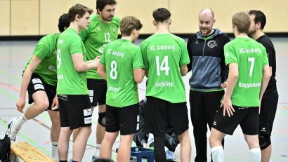Bild: Hubert Ziegler
Die Regionalliga-Volleyballer des VC DJK Amberg haben den AS Dachau III am Samstag mit 3:2 besiegt. Hier die besten Bilder der Partie.