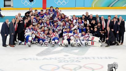 Bild: Peter Kneffel/dpa
Die USA sind zum dritten Mal nach 1960 und 1980 Olympiasieger