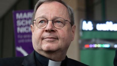 Bild: Marijan Murat/dpa
Der Limburger Bischof Georg Bätzing gibt seinen Posten als Vorsitzender der Deutschen Bischofskonferenz nach sechs Jahren auf. (Archivbild)