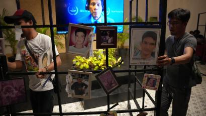 Bild: Aaron Favila/AP/dpa
Der 80 Jahre alte Duterte blieb der Anhörung ohne Angabe von Gründen fern.