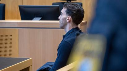 Bild: Stefan Puchner/dpa
Halid S. hatte vor sechs Jahren mit einem einzigen Schlag einen Mann getötet. Nun ist er wieder angeklagt.