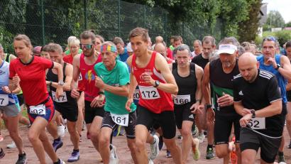 Bild: Konrad Rosner
Die Läufe zum OVL-Cup sind seit Jahren ein fester Bestandteil der regionalen Laufszene. Im Jahr 2026 werden sieben Veranstaltungen angeboten.