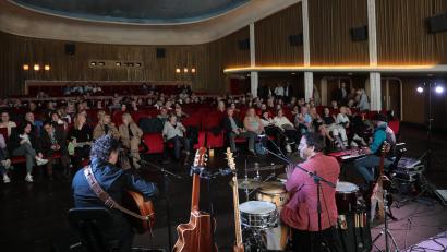 Archivbild: Wolfgang Steinbacher
Wie schon 2025 tritt "I Cantautori". beim italienischen Abend im Ring-Theater auf. Nach Kinofilm und kulinarischer Pause sind die Musiker um den gebürtigen Amberger Richie Necker am Zug.
