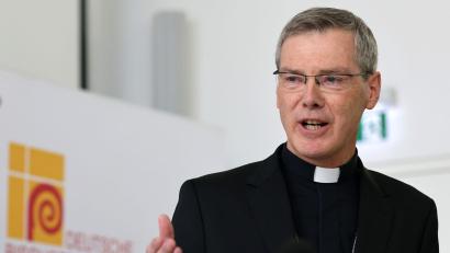 Bild: Daniel Löb/dpa
Der Hildesheimer Bischof Heiner Wilmer ist zum Vorsitzenden der Deutschen Bischofskonferenz gewählt worden.
