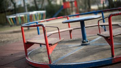 Symbolbild: Marius Becker/dpa
Ein 51-Jähriger musste sich vor dem Amberger Schöffengericht verantworten. Er hatte ein Mädchen auf einem Spielplatz in Schmidgaden begrapscht.