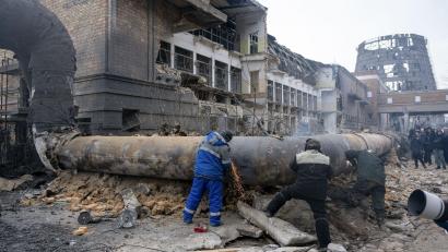 Bild: -/Kyodo/dpa
Die EU will die Ukraine beim Wiederaufbau von Infrastruktur unterstützen. (Archivbild)