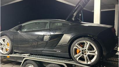 Bild: -/Zoll/CCBY/dpa
Die Autos kamen häufig aus der Schweiz und sollten nach Osteuropa gebracht werden.