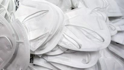 Bild: Thomas Frey/dpa
Der Unternehmer soll laut dem Urteil im Zuge des Maskengeschäfts Steuern in Millionenhöhe hinterzogen haben. (Symbolbild)