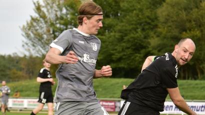 Bild: ham
Samuel Hadasch (links) wechselt vom 1. FC Schwarzenfeld zum SV Schwandorf-Ettmannsdorf.